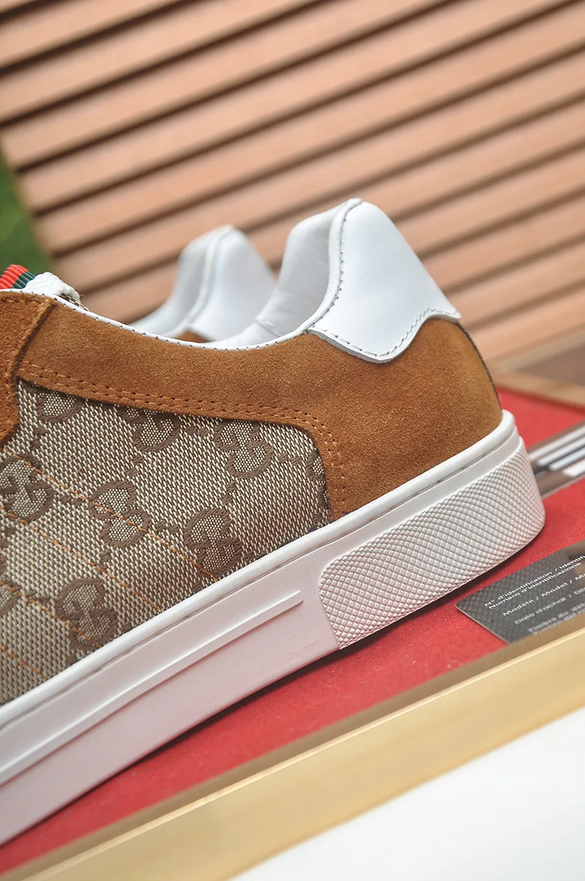 Men's shoes 💰400💶 [GUCCI Gucci] official website 1:1 men's sports shoes are now on the market, using original Gucci fabric + gluten lining, plus the official website original 1:1 comfortable outsole. Fashionable and versatile, super comfortable and breathable. 5 colors available, standard shoe size 38/45 (custom-made sizes 45 are non-refundable)